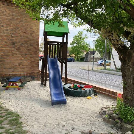 Alte Schule Cafe Und Pension Drehna Kültér fotó