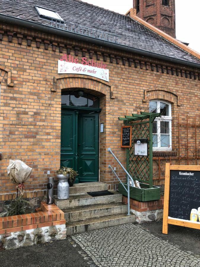 Alte Schule Cafe Und Pension Drehna Kültér fotó